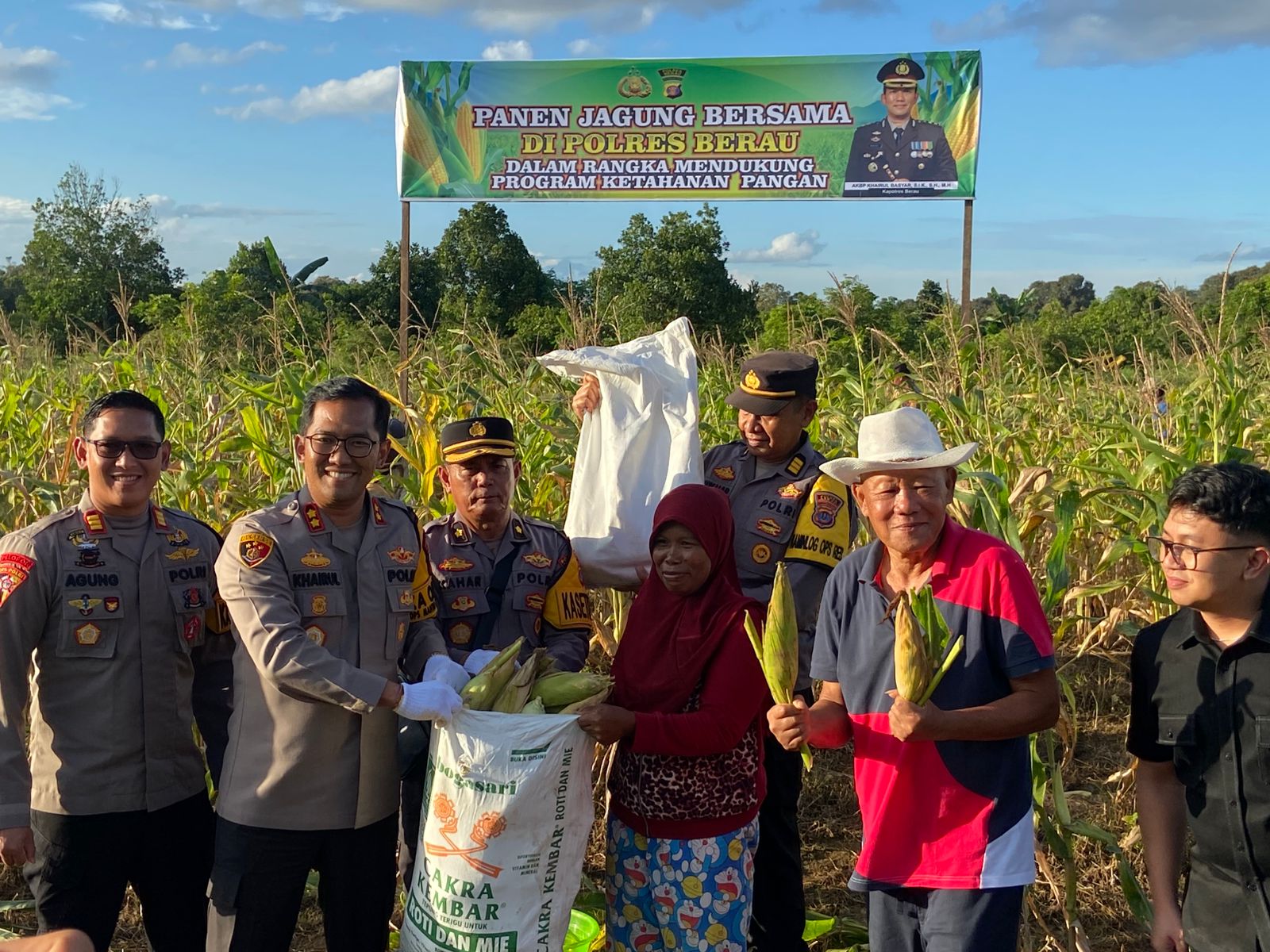 Polres Berau Perkuat Ketahanan Pangan, Kapolres Pimpin Langsung Panen Jagung di Sei Bebanir Bangun