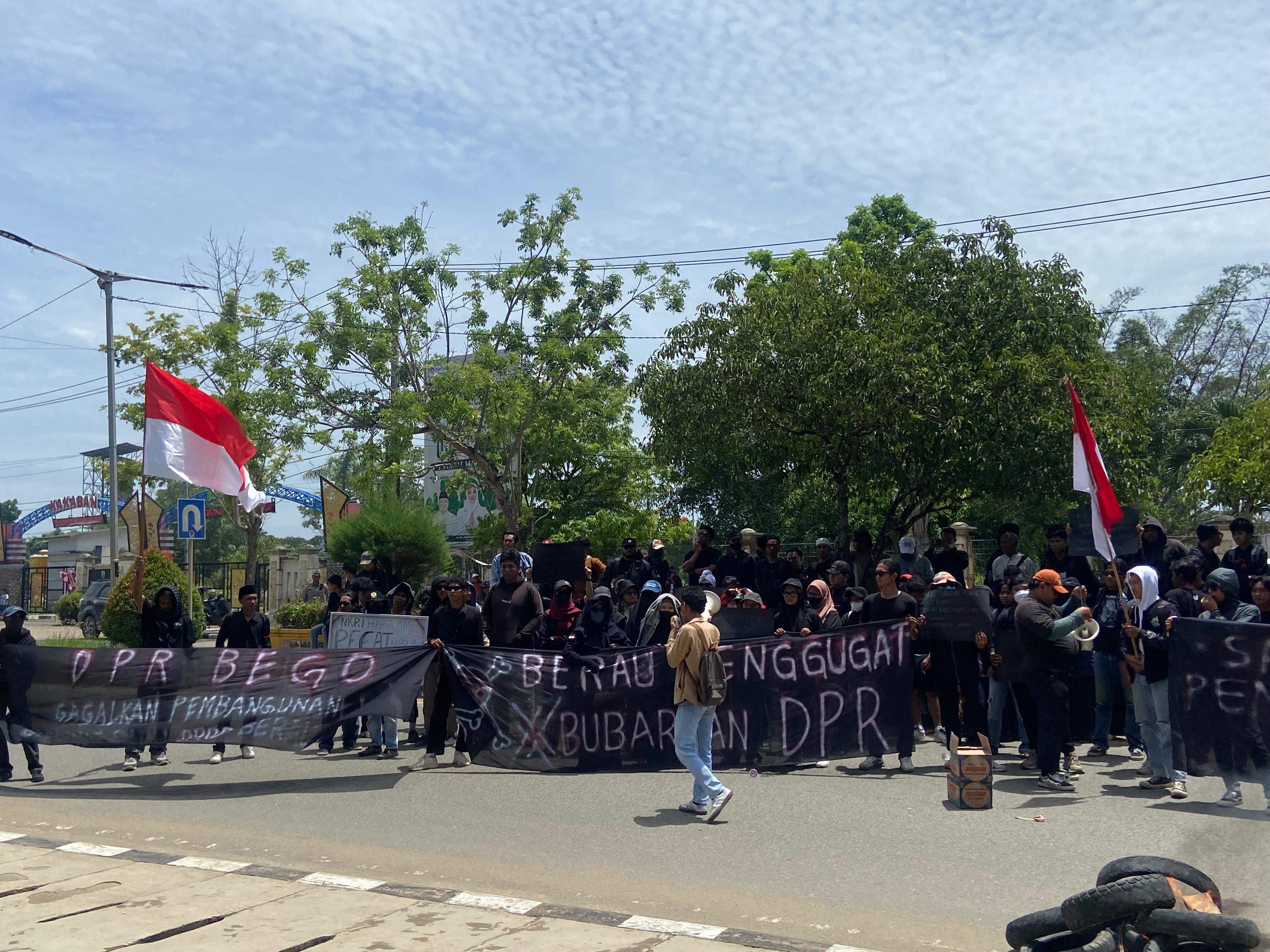 Aksi Demo Mahasiswa Berau, DPRD Turun ke Jalan Dengarkan Langsung Tuntutan Massa