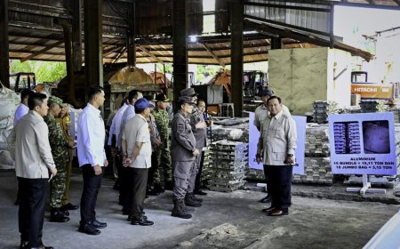 Presiden Prabowo Saksikan Penyerahan Aset Rampasan Negara Tambang Ilegal ke PT Timah