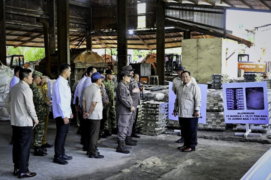Presiden Prabowo Saksikan Penyerahan Aset Rampasan Negara Tambang Ilegal ke PT Timah