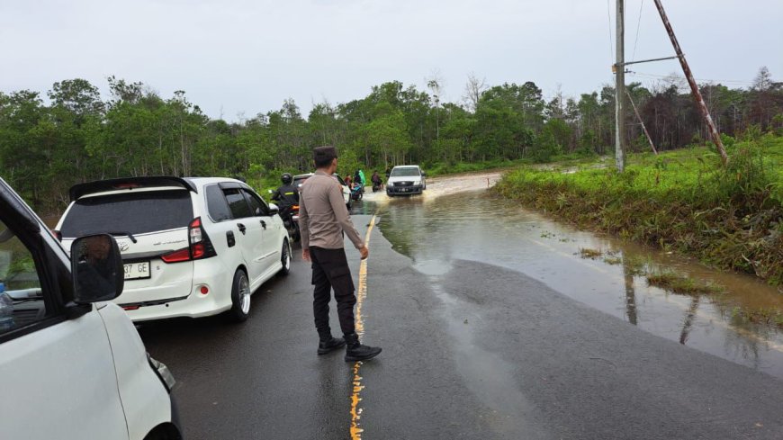 Aksi Tanggap Darurat Polsek Pulau Derawan, Genangan Air di Km 8 Tanjung Batu Teratasi Cepat