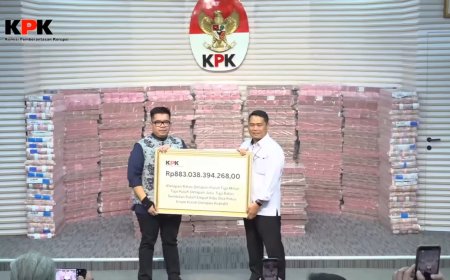 KPK Pamerkan Rp 300 Miliar Uang Rampasan Kasus Korupsi Taspen, Total Capai Rp 883 Miliar