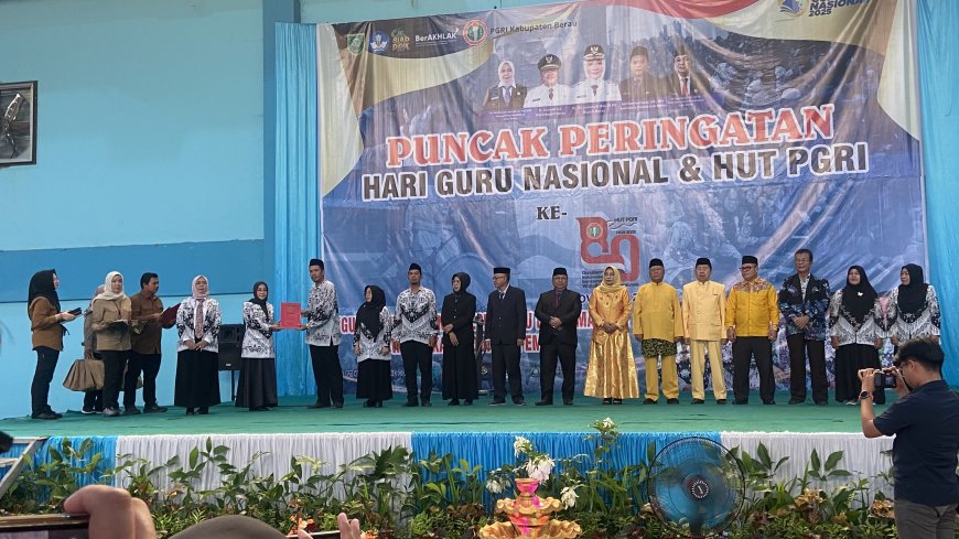 Peluncuran Kamus Bahasa Banua Berau di Hari Guru Nasional, Perkuat Jati Diri Lokal Lewat Kurikulum
