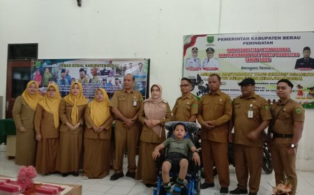Bupati Berau Serahkan Bansos dan Alat Bantu bagi 210 Penyandang Disabilitas