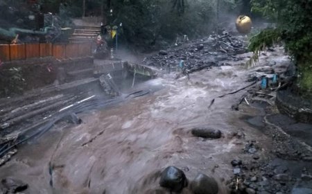 Banjir Bandang Rusak Fasilitas Wisata Guci Tegal, Pancuran 13 Ditutup Sementara