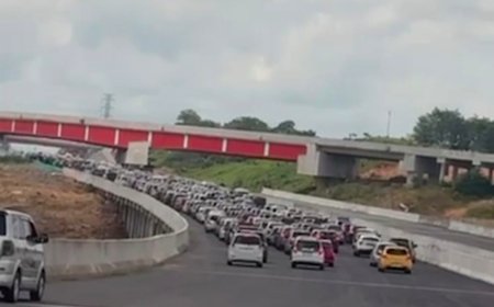 Tol IKN Membeludak Natal dan Haul Sekumpul Picu Kemacetan GT Manggar