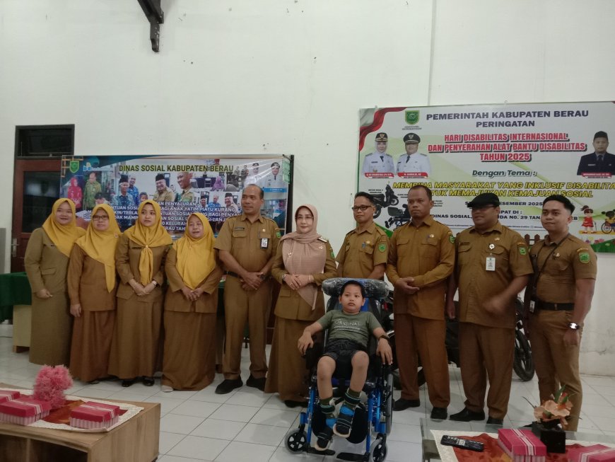Bupati Berau Serahkan Bansos dan Alat Bantu bagi 210 Penyandang Disabilitas