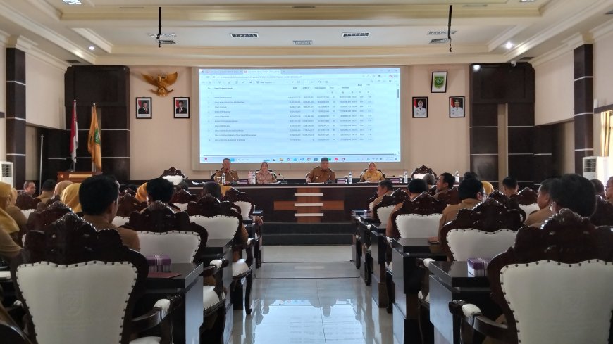 Bupati Berau Ingatkan Disiplin Kerja dan Komitmen OPD dalam Evaluasi Percepatan APBD 2025