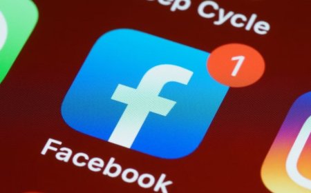 Anomali Algoritma 2026, Mengapa Narasi Panjang Kembali Menjadi Primadona di Facebook?