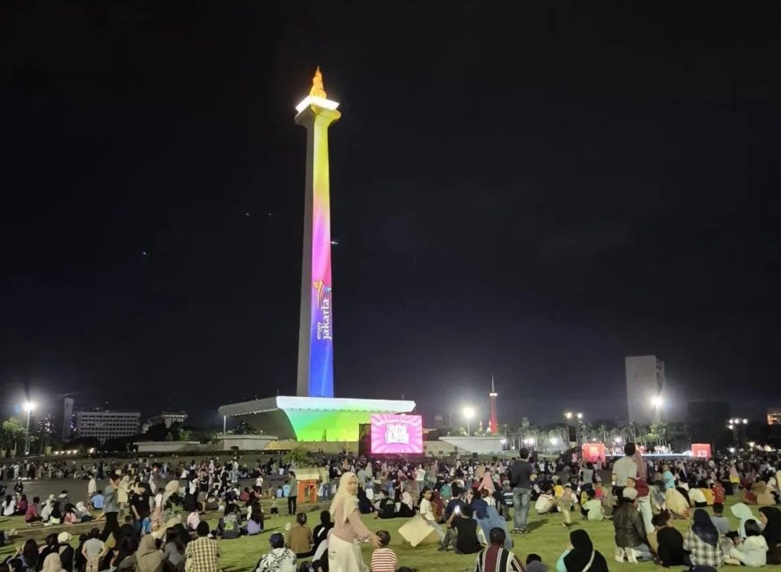 Hujan Tak Surutkan Antusias Warga Berau Sambut Tahun Baru di Monas