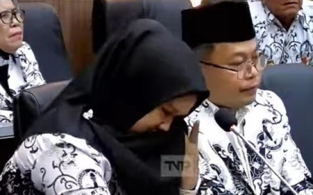 Guru Honorer Menangis di DPR, Soroti Ketidakpastian Status dan Perlindungan Profesi