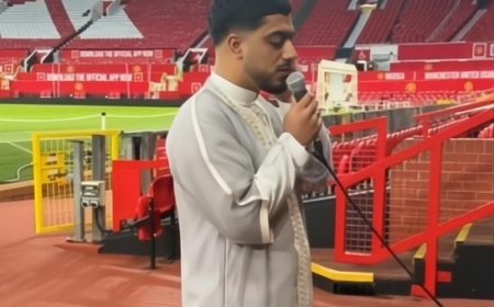 Old Trafford Catat Momen Bersejarah, Azan Magrib Menggema di Markas Manchester United