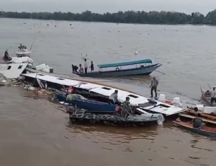 Diduga Kelebihan Muatan, KM Dhaliya 3 Karam  di Perairan Kukar