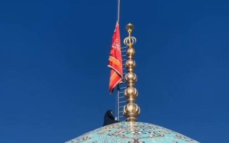 Pengibaran Bendera Merah di Iran Usai Kematian Ayatollah Khamenei: Simbol Keagamaan atau Sinyal Eskalasi Politik?