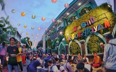Masjid Jogokariyan Pusat Ribuan Porsi Takjil Setiap Hari di Tengah Denyut Kota Pelajar