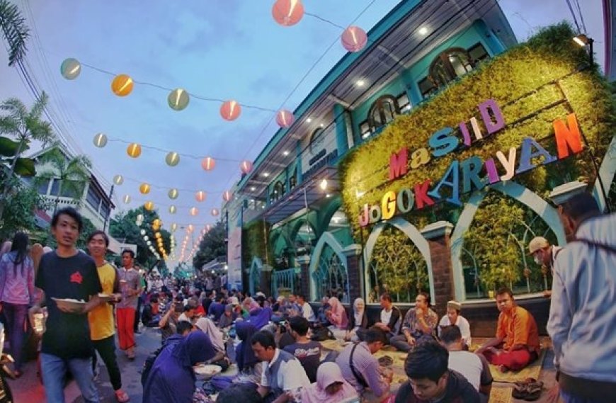Masjid Jogokariyan Pusat Ribuan Porsi Takjil Setiap Hari di Tengah Denyut Kota Pelajar